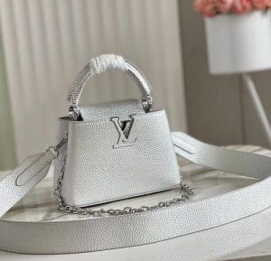 LV CAPUCINES 7