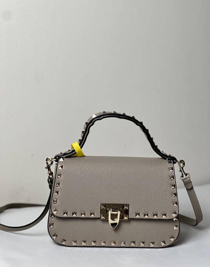 Valentino Garavani leather Rocksstud 23 shoulder bag 2