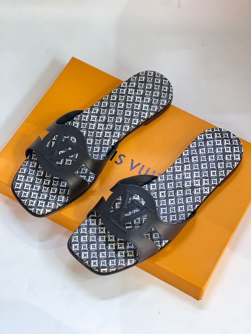 LOUIS VUITTON flat 2