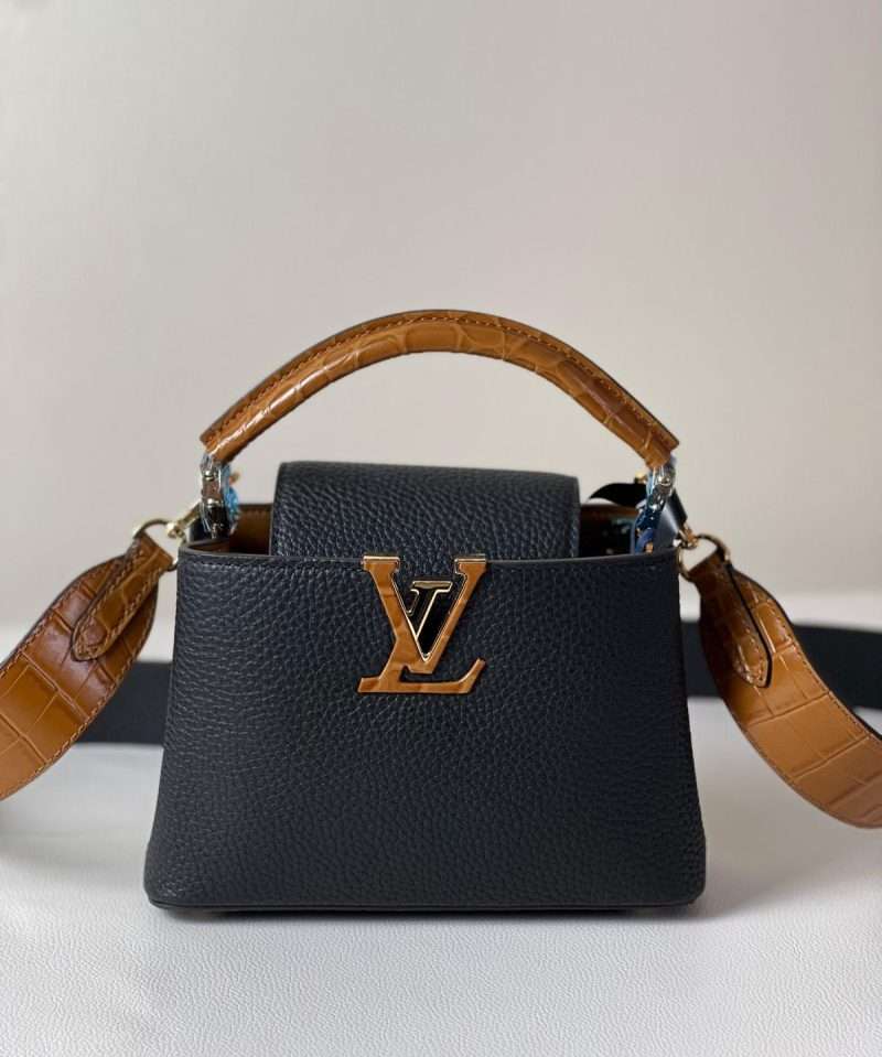 Louis Vuitton. Capucines mini 1