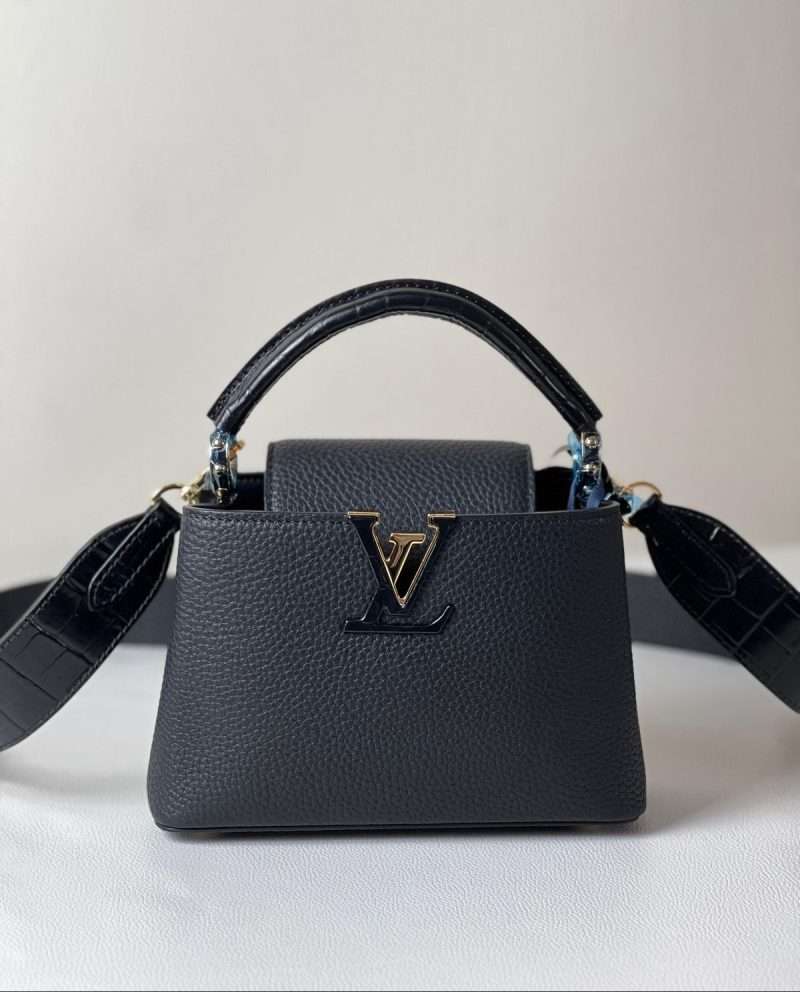 Louis Vuitton. Capucines mini 2