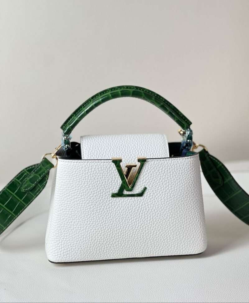 Louis Vuitton. Capucines mini 4